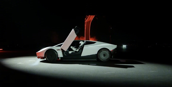 特斯拉Roadster 2亮相 配推进器可腾空