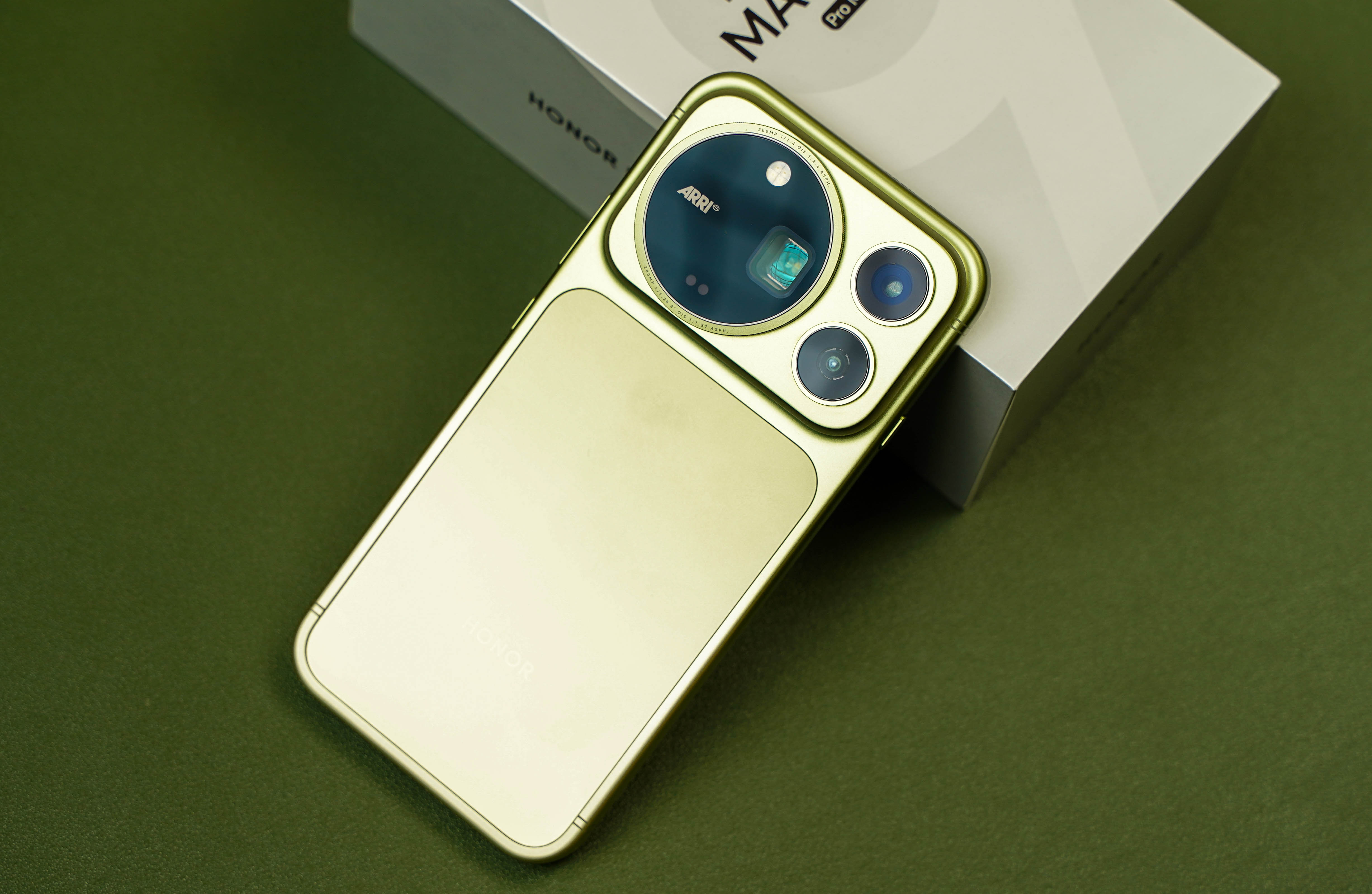 荣耀Magic 9 Pro Max苔青图赏