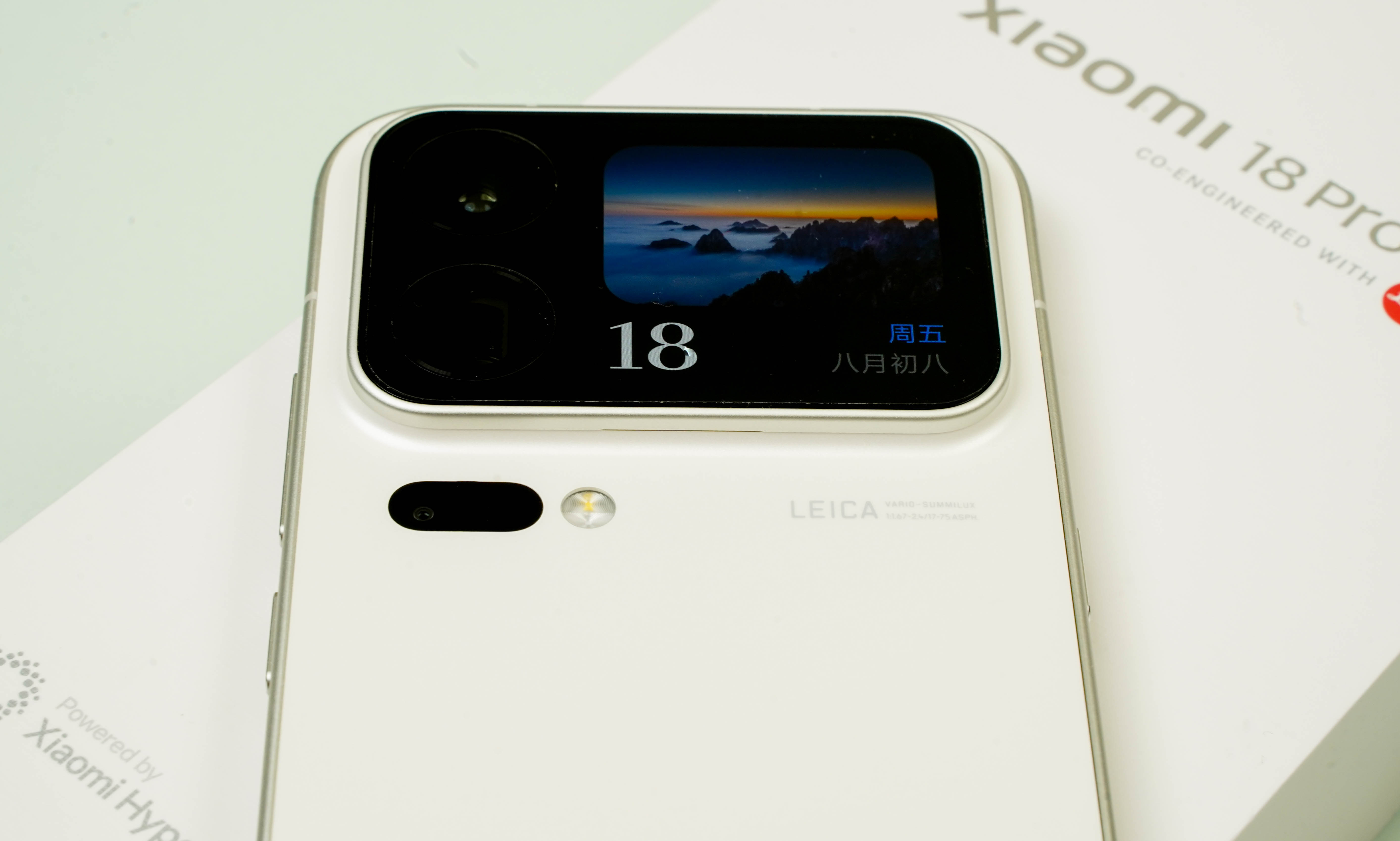 小米18 Pro「百变背屏」图赏