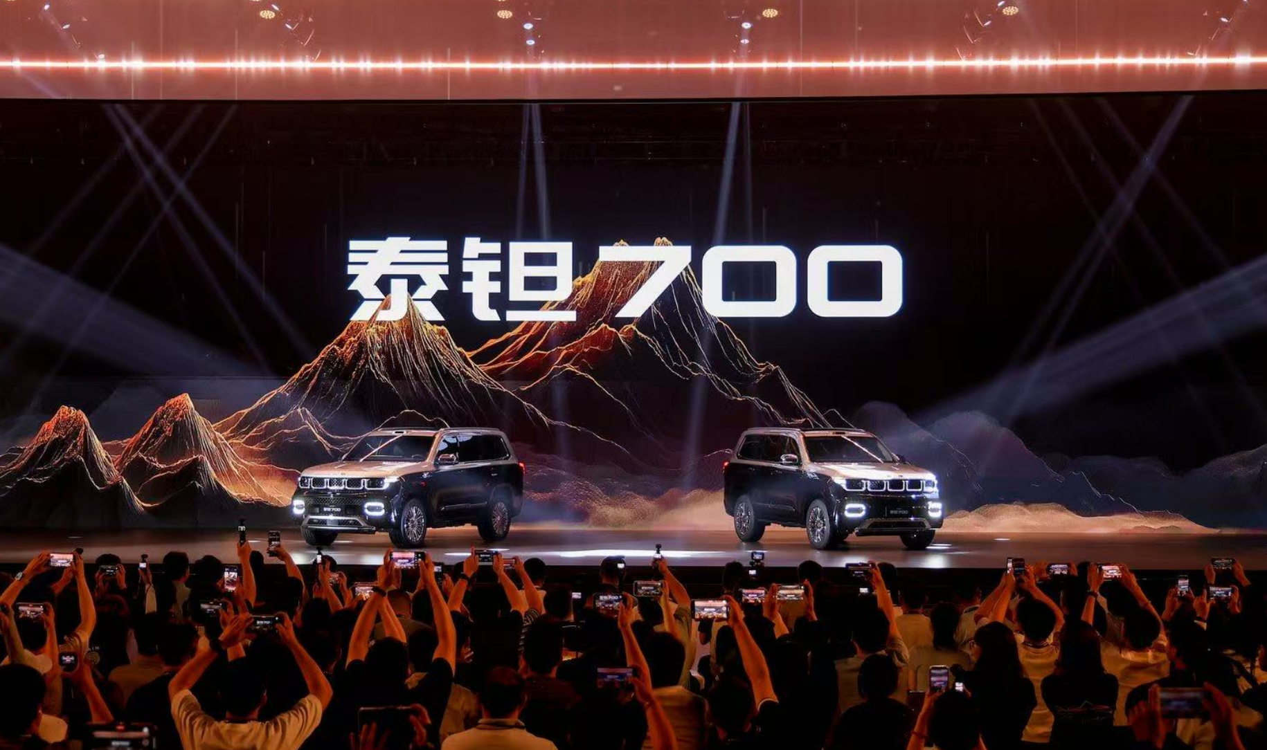 北京越野泰钽700预售29.98万起！华为乾崑智驾加持可全域越野NOA